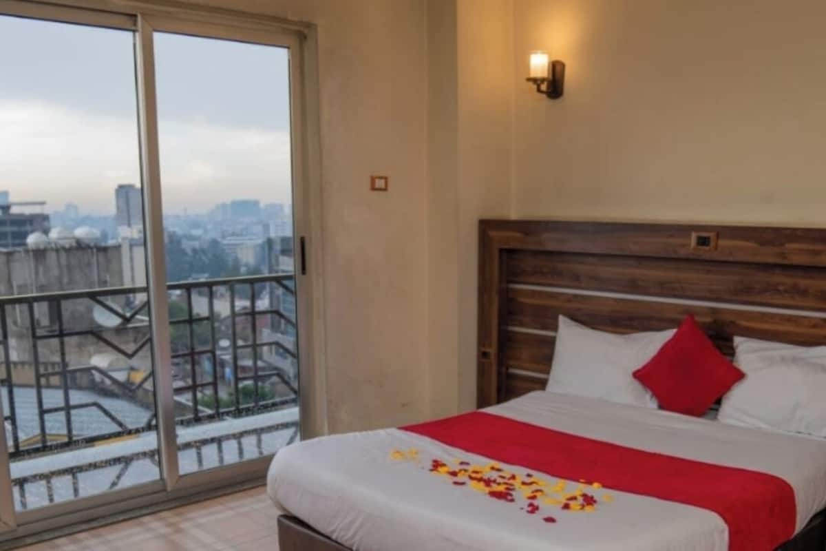 1 bedroom, desk, free WiFi, bed sheets