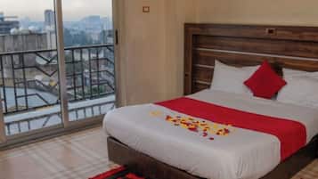 Single Room, Balcony, City View | 1 bedroom, desk, free WiFi, bed sheets