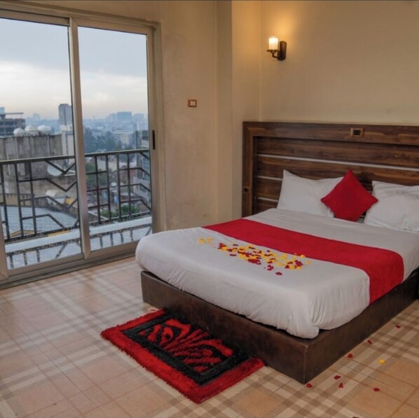 Single Room, Balcony, City View | Desk, free WiFi, bed sheets
