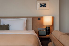 디자인 로프트, 침실 2개, 수영장 이용, 마당 전망 | 고급 침구, 오리/거위털 이불, 셀렉트 컴포트 침대, 무료 미니바