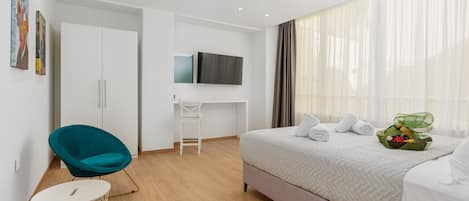 3 chambres, fer et planche à repasser, Wi-Fi gratuit, draps fournis