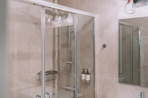 Hair dryer, towels - Achilleas 2-bedroom apartment (Athina)