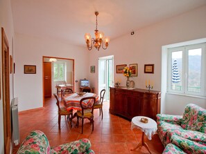 Interior - Rustic Cottage Charm in Liguria (Sesta Godano)