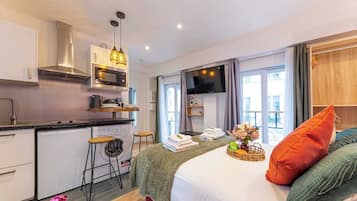 Desk, iron/ironing board, free WiFi