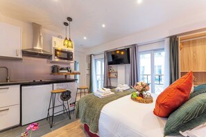 Desk, iron/ironing board, free WiFi - Cosy studio - 2P - Center of Paris (Paris)