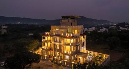 Downtown The Hills Collective