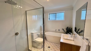 Shower, hair dryer, towels