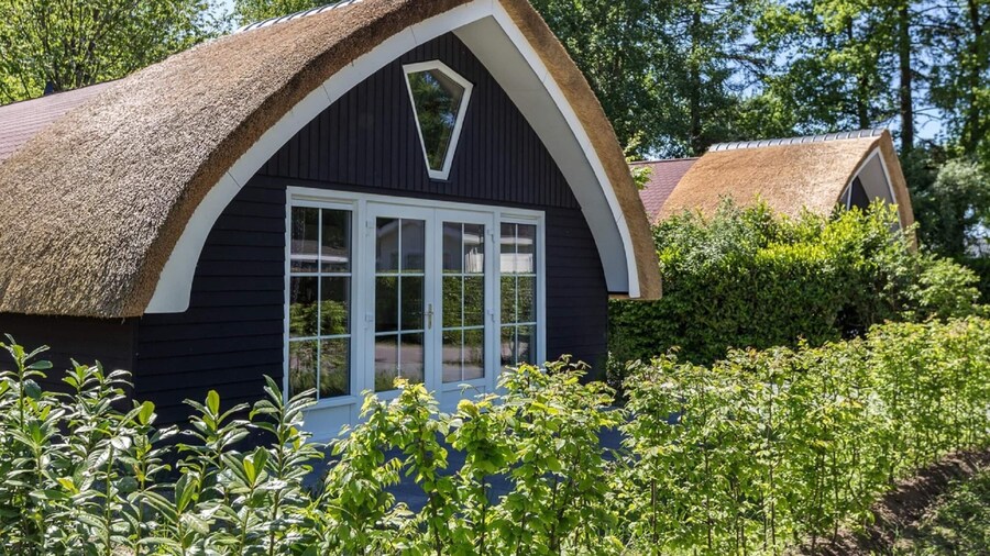 Beautiful Cottage Near Giethoorn
