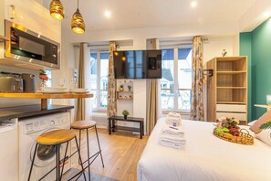 1 bedroom, desk, iron/ironing board, free WiFi