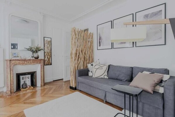 Smart TV, fireplace, offices