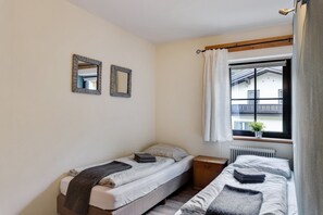 4 室のベッドルーム、WiFi (無料)