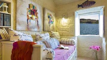 1 bedroom, iron/ironing board, bed sheets