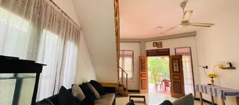 Charming 4-bedroom villa with AC and WiFi in fabulous Mirissa