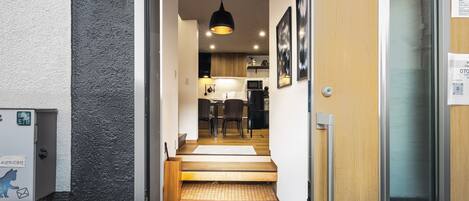 Comfort Villa | Living area | 46-inch TV with cable channels