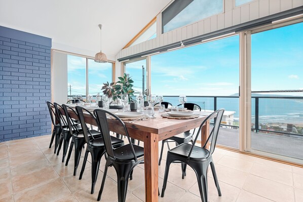 Dining - Retreat by the Sea โ Coastal Escape with Cozy Spa & Panoramic Ocean Sunset Views (Gerroa)