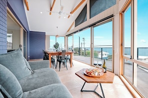 Smart TV, fireplace, table tennis