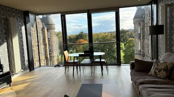 Apartment, 2 Bedrooms, Accessible | Dining room