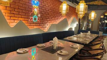 Daily buffet breakfast for a fee