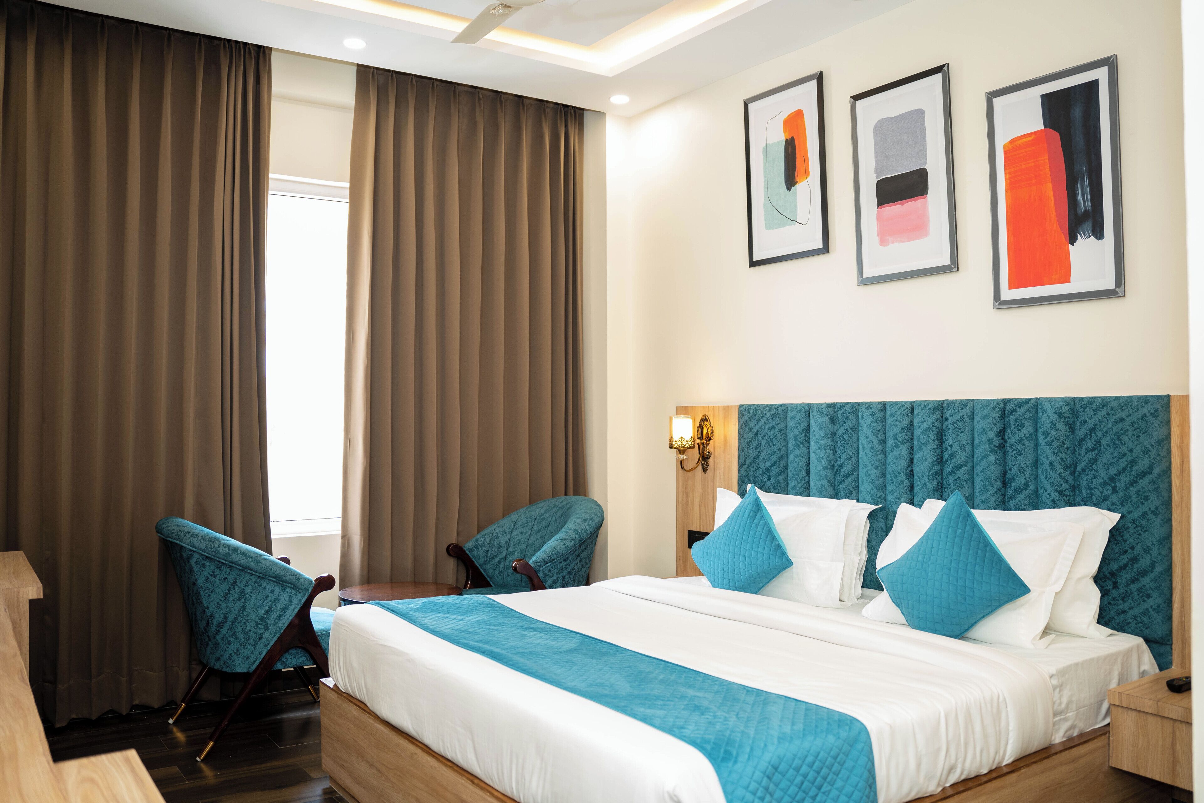 Deluxe Double Room, Private Bathroom | Desk, laptop workspace, soundproofing, free WiFi