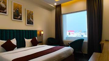 Deluxe Double Room, Private Bathroom | Desk, laptop workspace, soundproofing, free WiFi