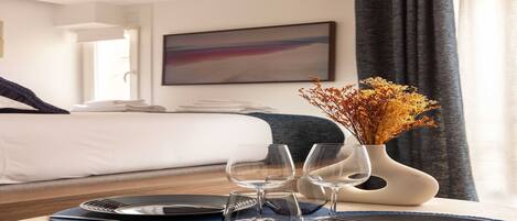 Desk, WiFi, bed sheets