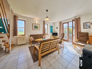 TV, caminetto, tavolo da calcetto