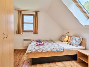 3 chambres, bureau, accès à Internet