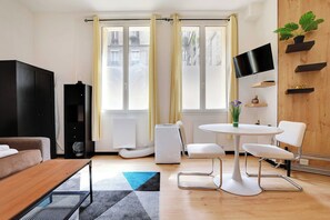 Smart TV, offices - Peaceful studio - 2P - Buttes-Chaumont (Paris)