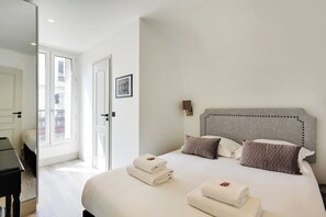 2 bedrooms, desk, iron/ironing board, free WiFi