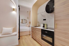1 bedroom, iron/ironing board, internet, bed sheets