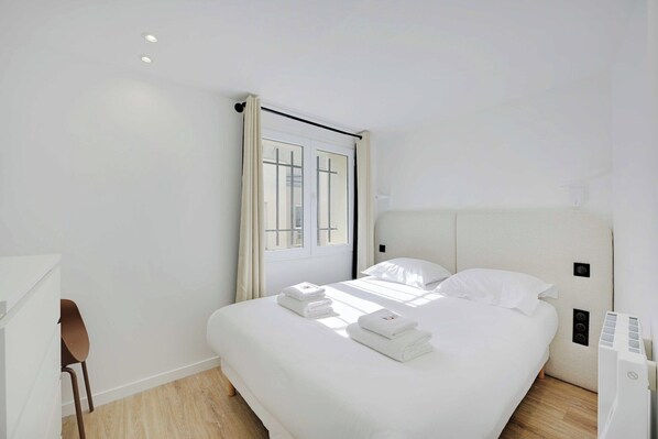 2 sovrum, skrivbord, strykjärn/strykbräda och gratis wi-fi