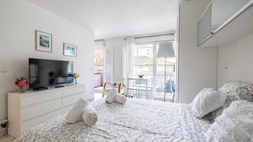 Bureau, fer et planche Ă repasser, lit parapluie, Wi-Fi gratuit