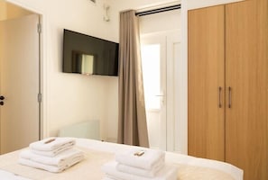 3 Schlafzimmer, Schreibtisch, Bügeleisen/Bügelbrett, kostenloses WLAN