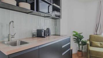 Fridge, microwave, stovetop, electric kettle