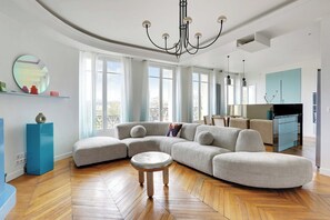 Smart TV, offices