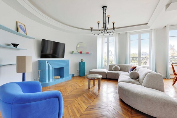 Smart TV, offices