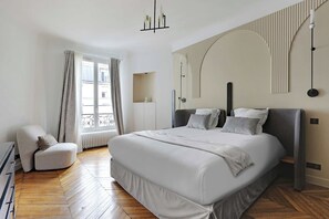 3 habitaciones, escritorio, tabla de planchar con plancha y wifi gratis 