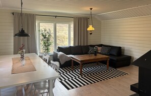 Dining - 3 bedroom beautiful home in Habo (Habo)