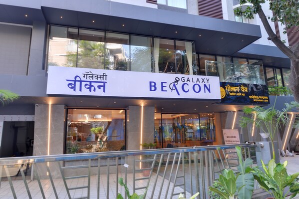 Front of property - Galaxy Beacon Hotel (Mumbai)