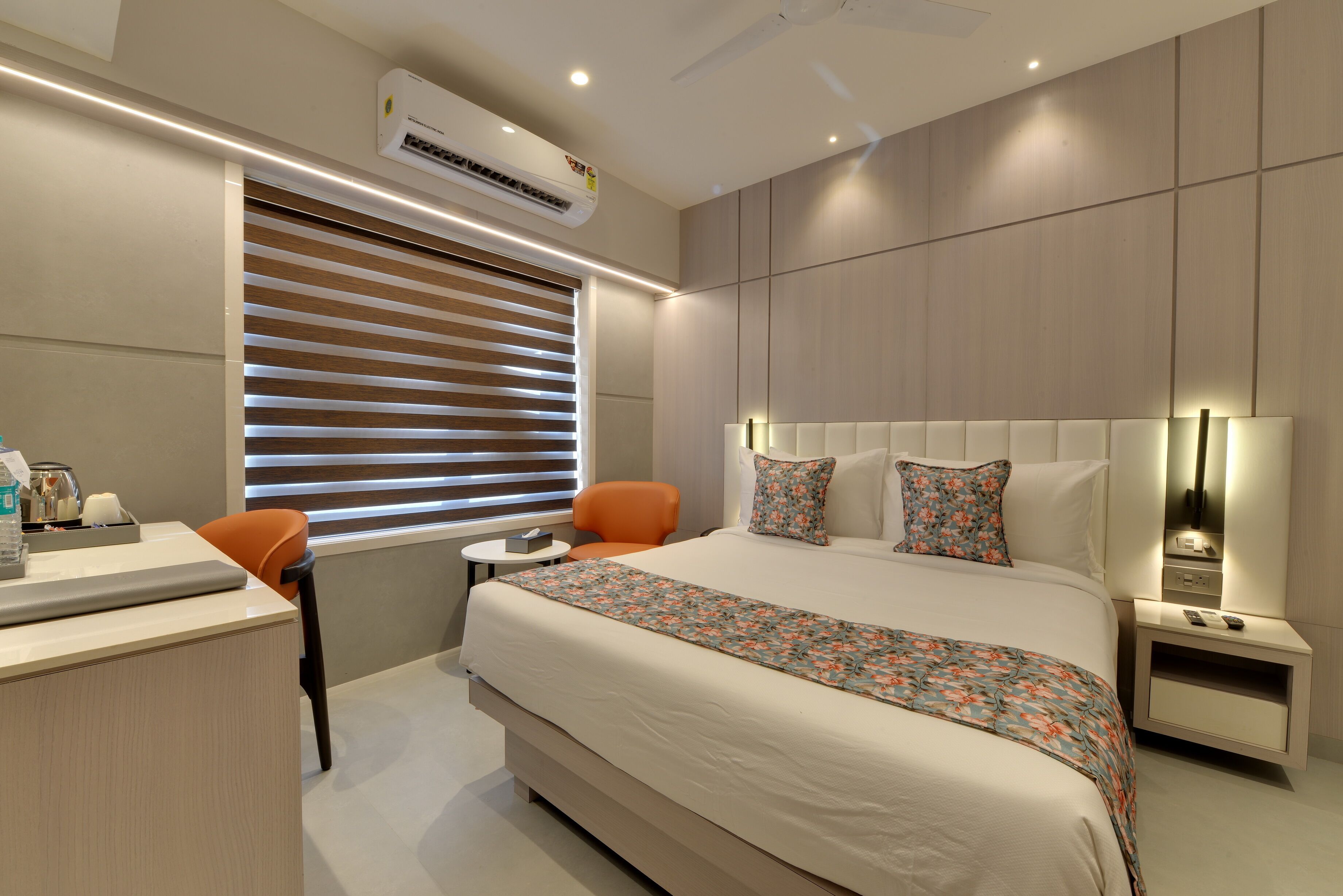 Deluxe Room | In-room safe, desk, laptop workspace, blackout drapes