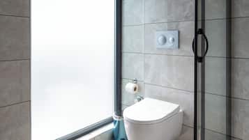 Bañera de hidromasaje, artículos de tocador gratuitos, secador de pelo