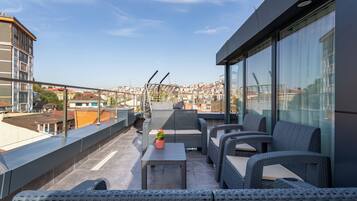 Deluxe Loft, City View | Terrace/patio