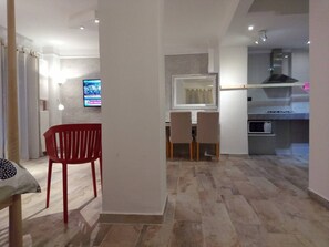 Apartment, Multiple Bedrooms, Patio | Interior