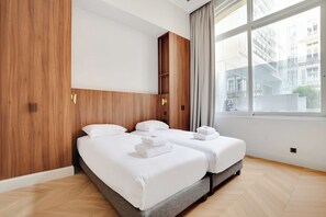 2 chambres, bureau, fer et planche à repasser, Wi-Fi gratuit