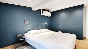 1 bedroom, desk, free WiFi, bed sheets