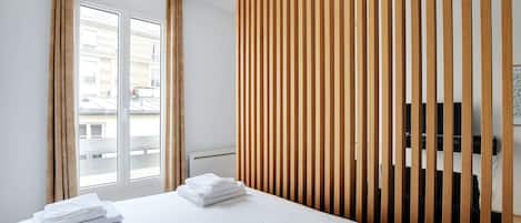 Iron/ironing board, WiFi