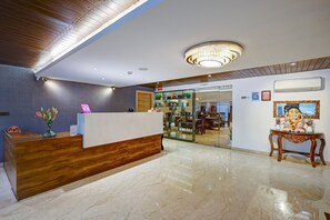 Reception - Hotel 91 Huda City Centre (Gurugram)