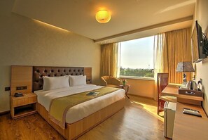Desk, iron/ironing board, free WiFi