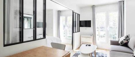 1 chambre, fer et planche à repasser, Wi-Fi, draps fournis