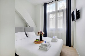 2 bedrooms, desk, iron/ironing board, free WiFi - Luxurious apartment - 2BR/6P - Javel/Tour Eiffel (Paris)